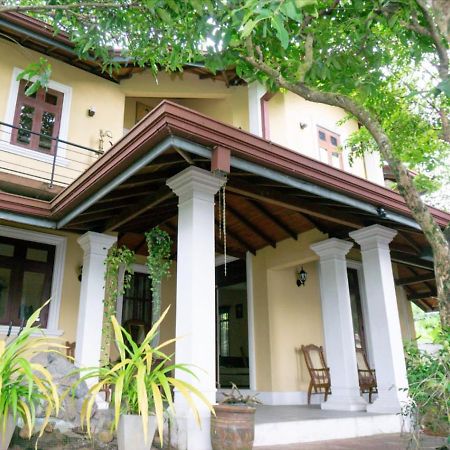 Airport Villa D 87 Katunayaka Esterno foto